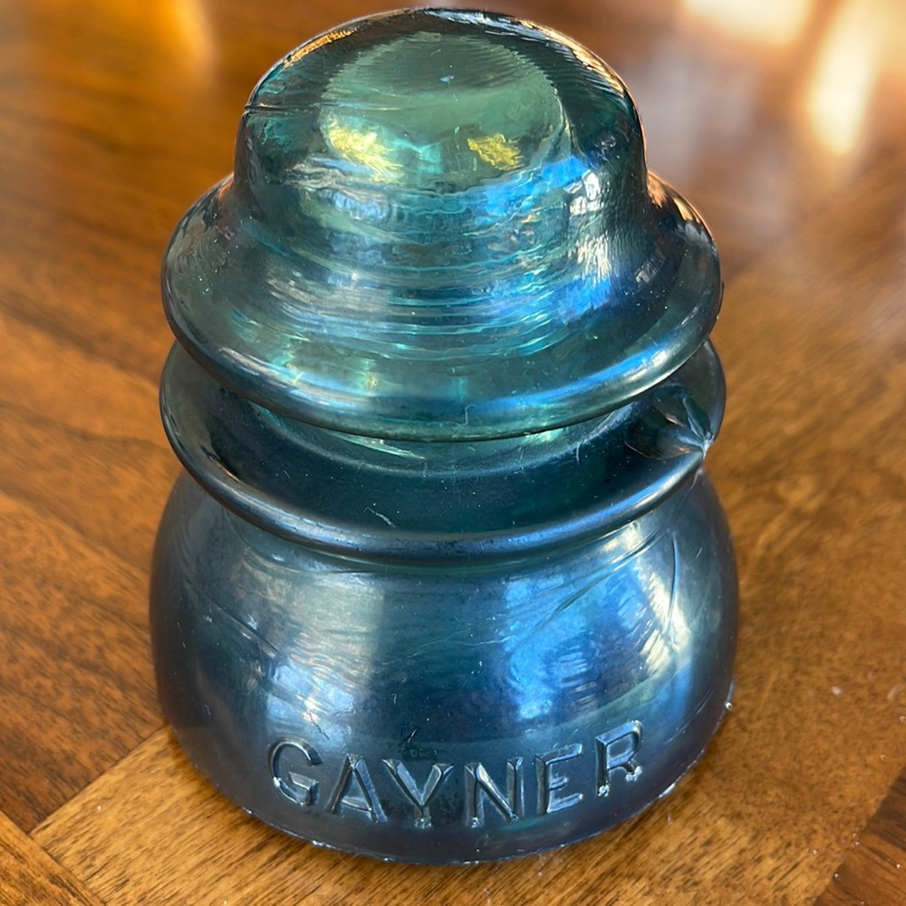 VINTAGE TEAL GREEN GAYNER GLASS TELEGRAPH INSULATOR - NO 44 - BEAUTIFUL!